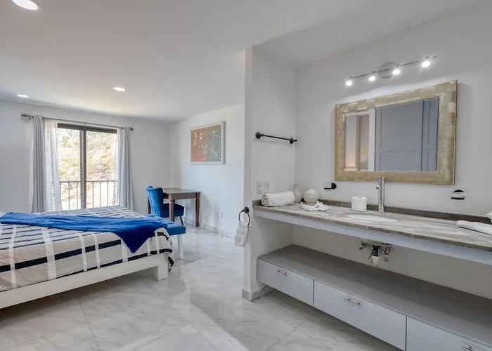 Cabo Cove 408 A